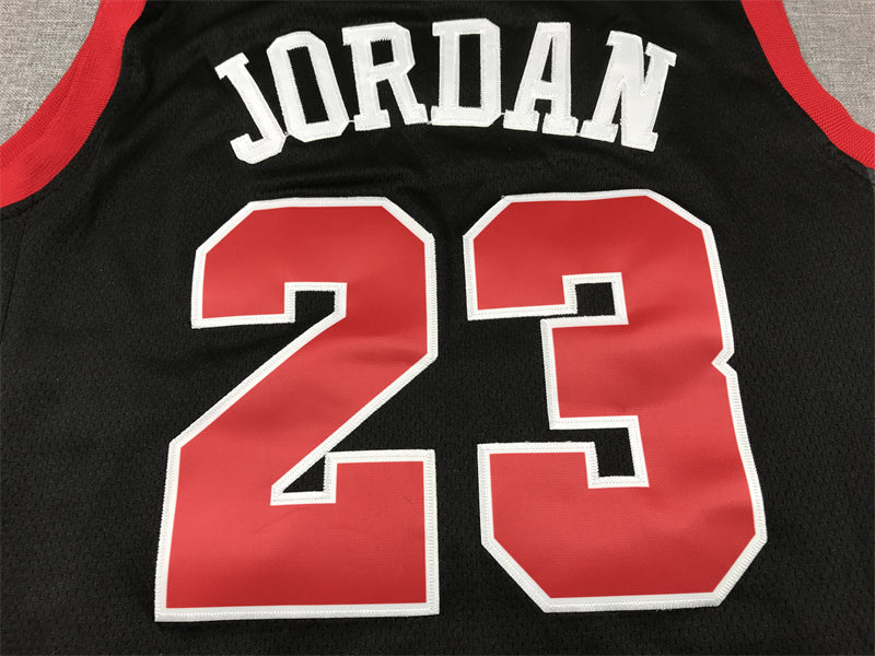 Men's Chicago Bulls Michael Jordan #23 Black 2023/24 Swingman Jersey - City Edition