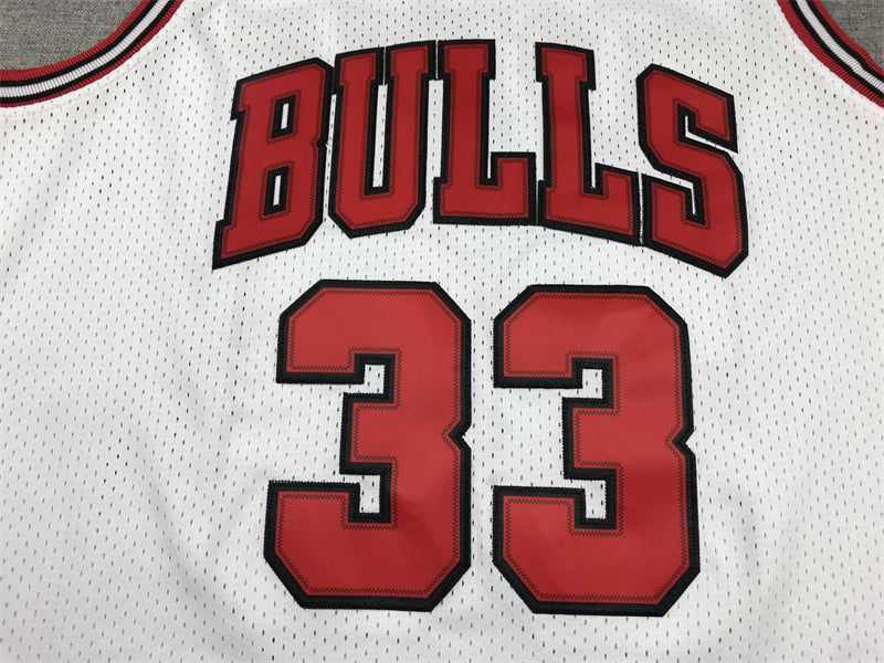 Men's Chicago Bulls Scottie Pippen 1997-98 White Hardwood Classics Swingman Jersey