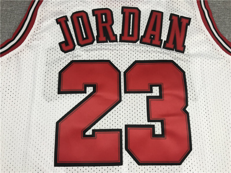 Men's Chicago Bulls Michael Jordan 1995-96 Hardwood Classics Swingman Jersey